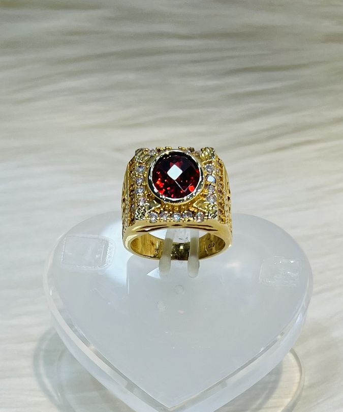 Nhẫn hột đỏ tròn dác kim cương