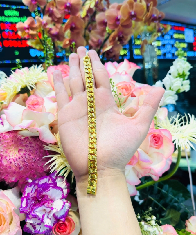Lắc Khoen Lật Công Hàn Quốc Móc Máy 9D Bảng 10 Ly