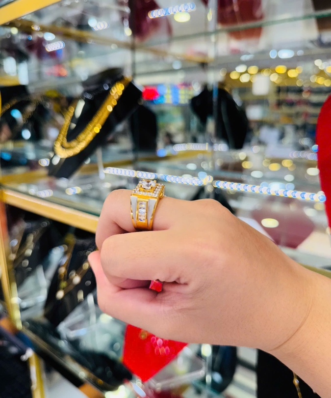 Nhẫn Bảng Vuông Hột Trắng Xi 2 Màu