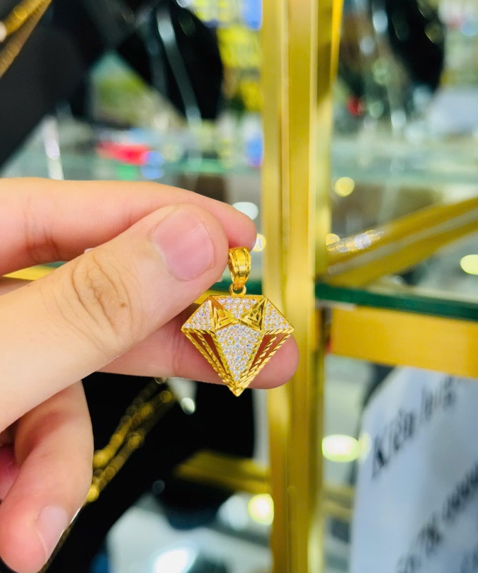 Mặt Kim Cương Móc Máy 9D Tấm