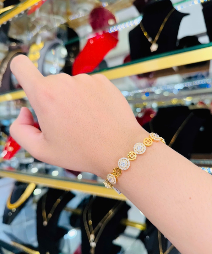 Lắc Mặt Tấm Tròn Full Trắng Đồng Tiền