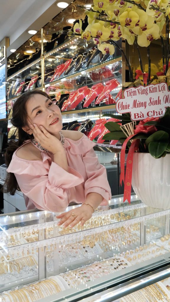 Tiệm vàng ngọc thủy